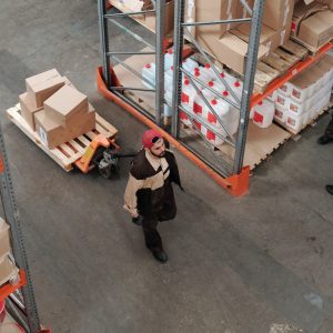 Manipulación y movimientos con transpalés y carretillas de mano