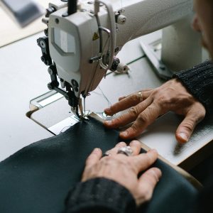 ADAPTACIONES EN PRENDAS DE VESTIR