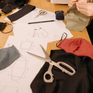 Técnicas básicas de corte, ensamblaje y acabado de productos textiles